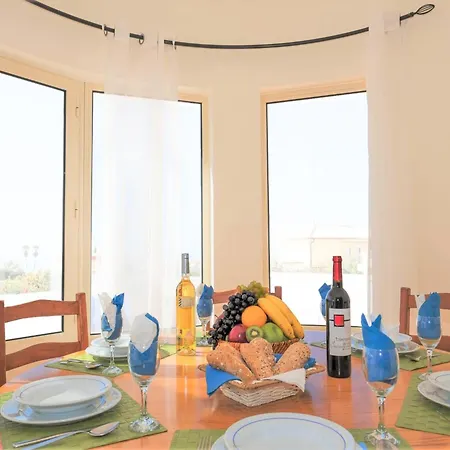 Villa Villa In Gale Near Stunning Beaches *
